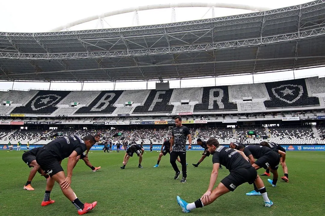 PM impede nova invasão de torcedores em treinamento do Botafogo no Engenhão