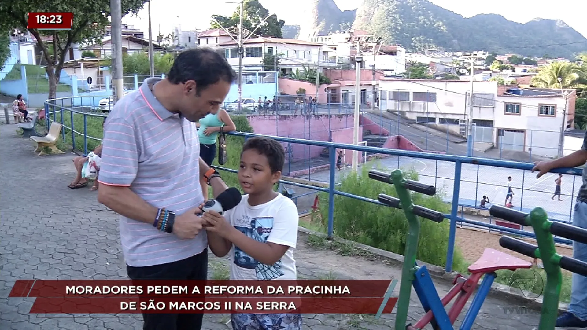 Trailer estaciona em São Marcos, Serra