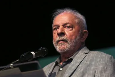 Presidente eleito Luiz Inácio Lula da Silva faz pronunciamento em Brasília