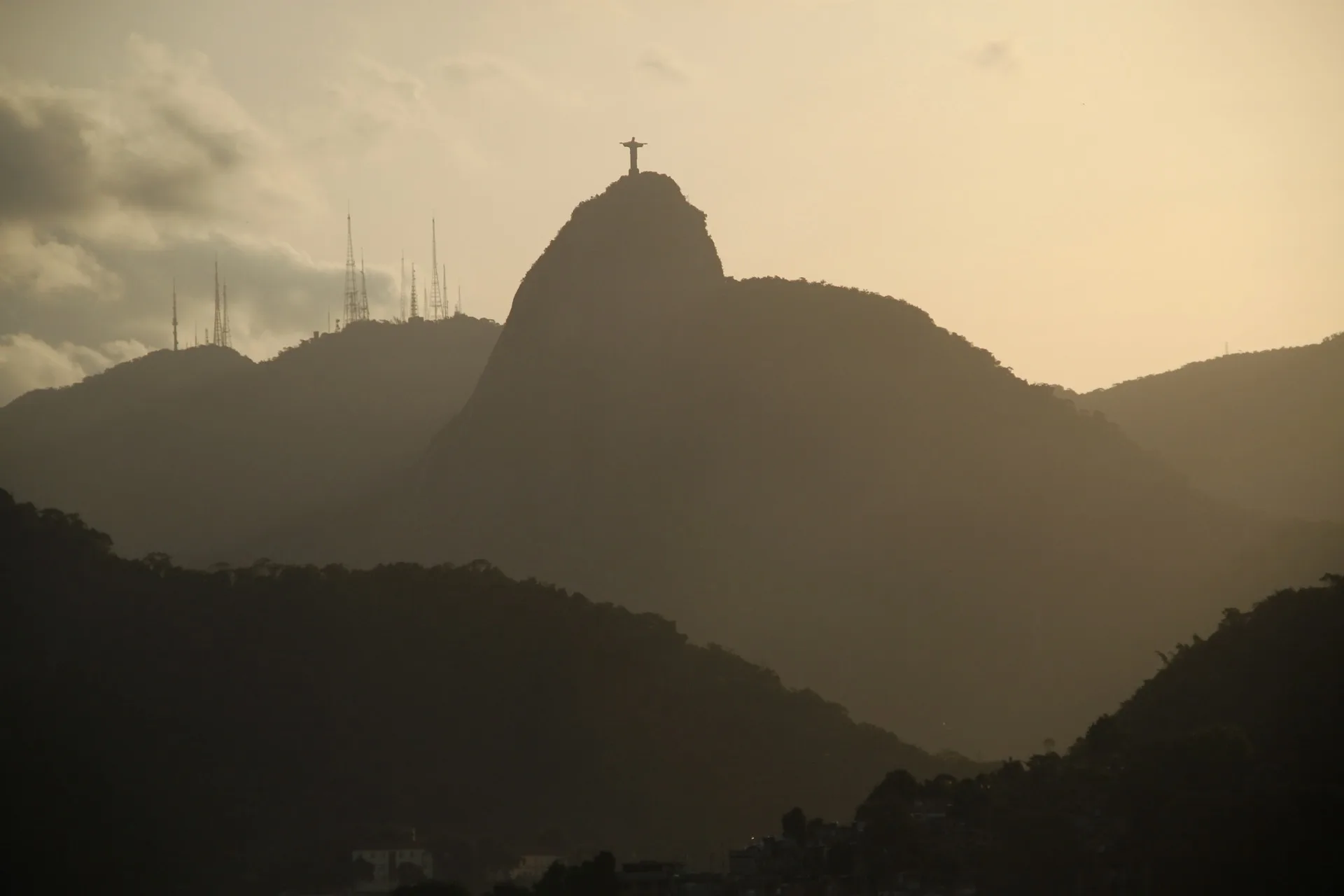 Greve de ônibus no Rio afeta passageiros e dificulta deslocamento nesta terça