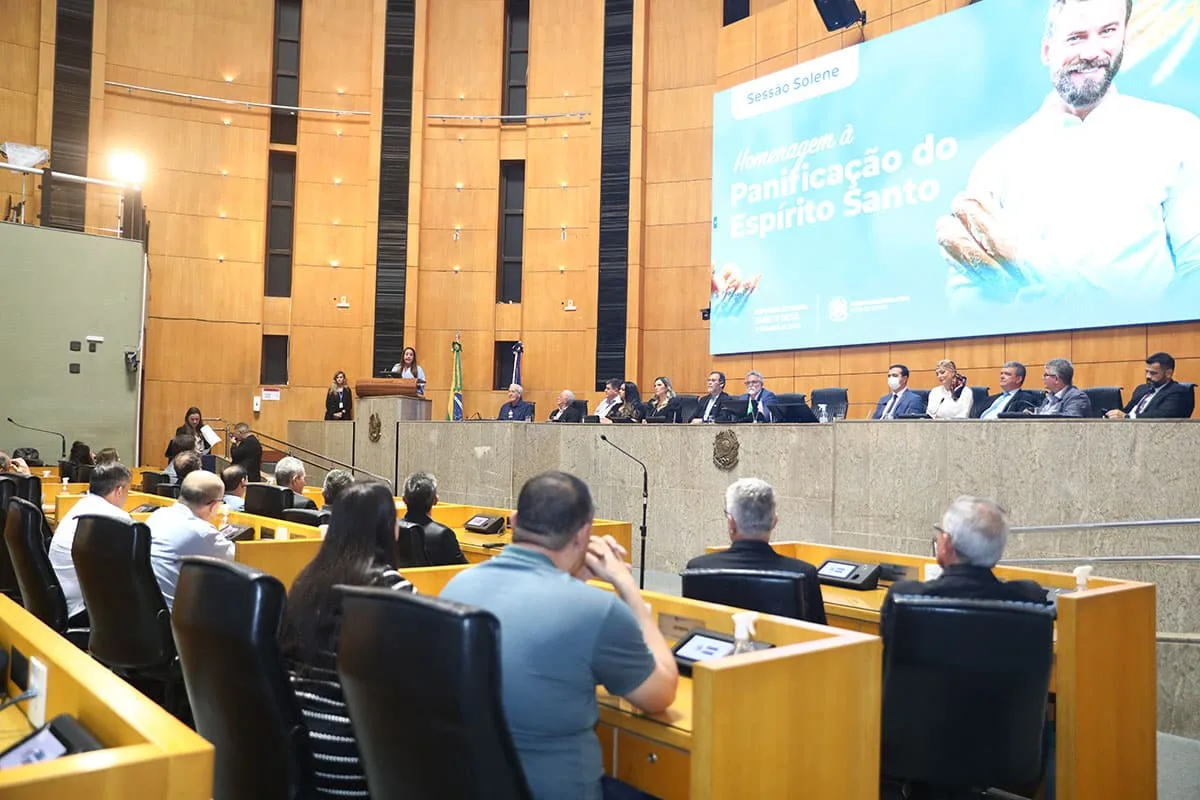 Toda-poderosa do trigo do ES, Eduarda Buaiz recebe homenagem na Assembleia (Foto: Mara Lima)