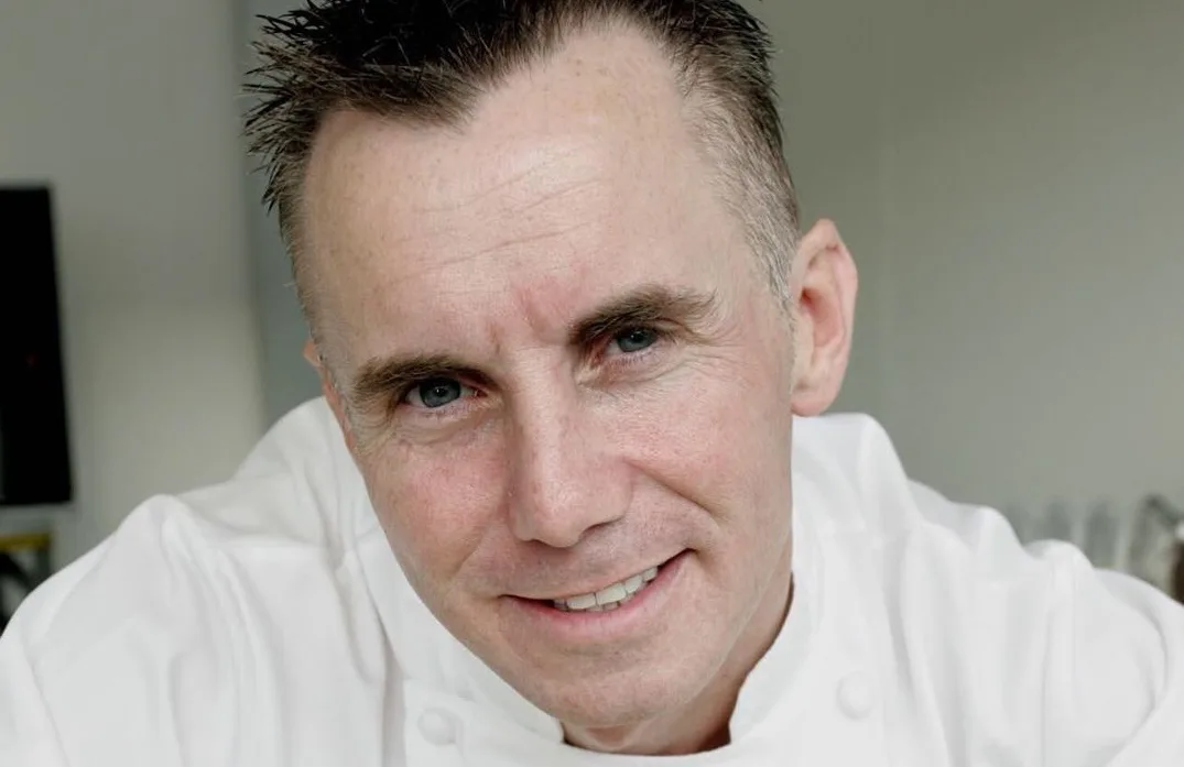 Gary Rhodes, famoso chef de Hell's Kitchen e MasterChef, morre aos 59 anos de idade