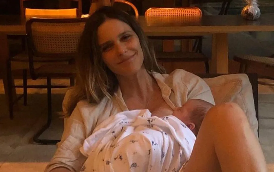 Fernanda Lima posa com a filha pela primeira vez e faz desabafo sobre maternidade