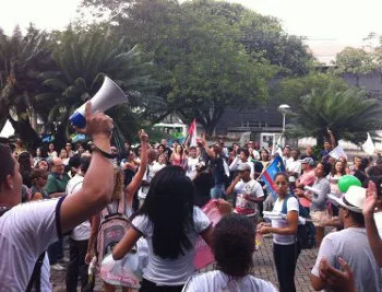 Termina novo protesto dos professores que reuniu 500 pessoas em Vitória