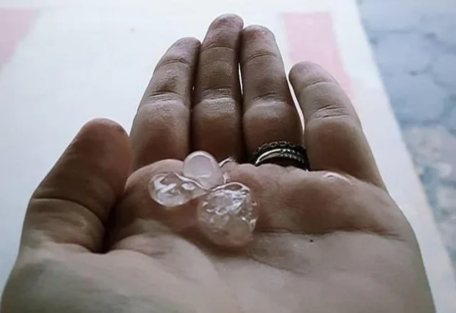 Em meio a forte calor no Espírito Santo, chove granizo na Região Serrana