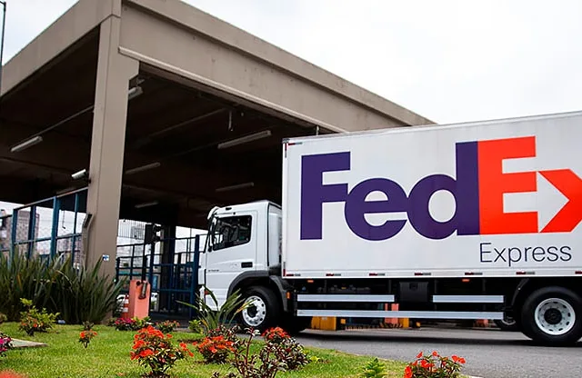 FedEx abre 50 vagas para motoristas de carreta