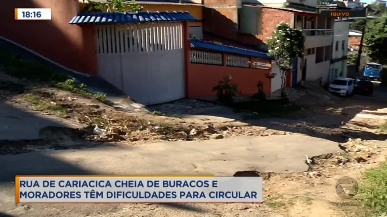 Moradores tem dificuldade até para andar em rua esburacada