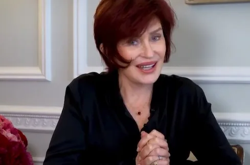 Sharon Osbourne é levada às pressas para hospital após passar mal em gravação