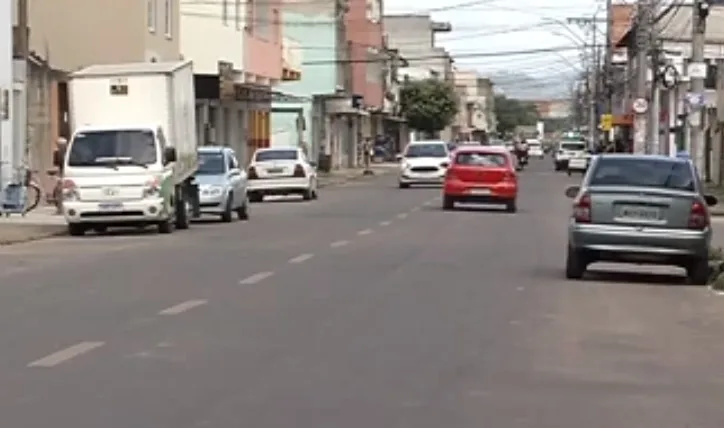 Moradora de rua leva três facadas durante confusão na Serra