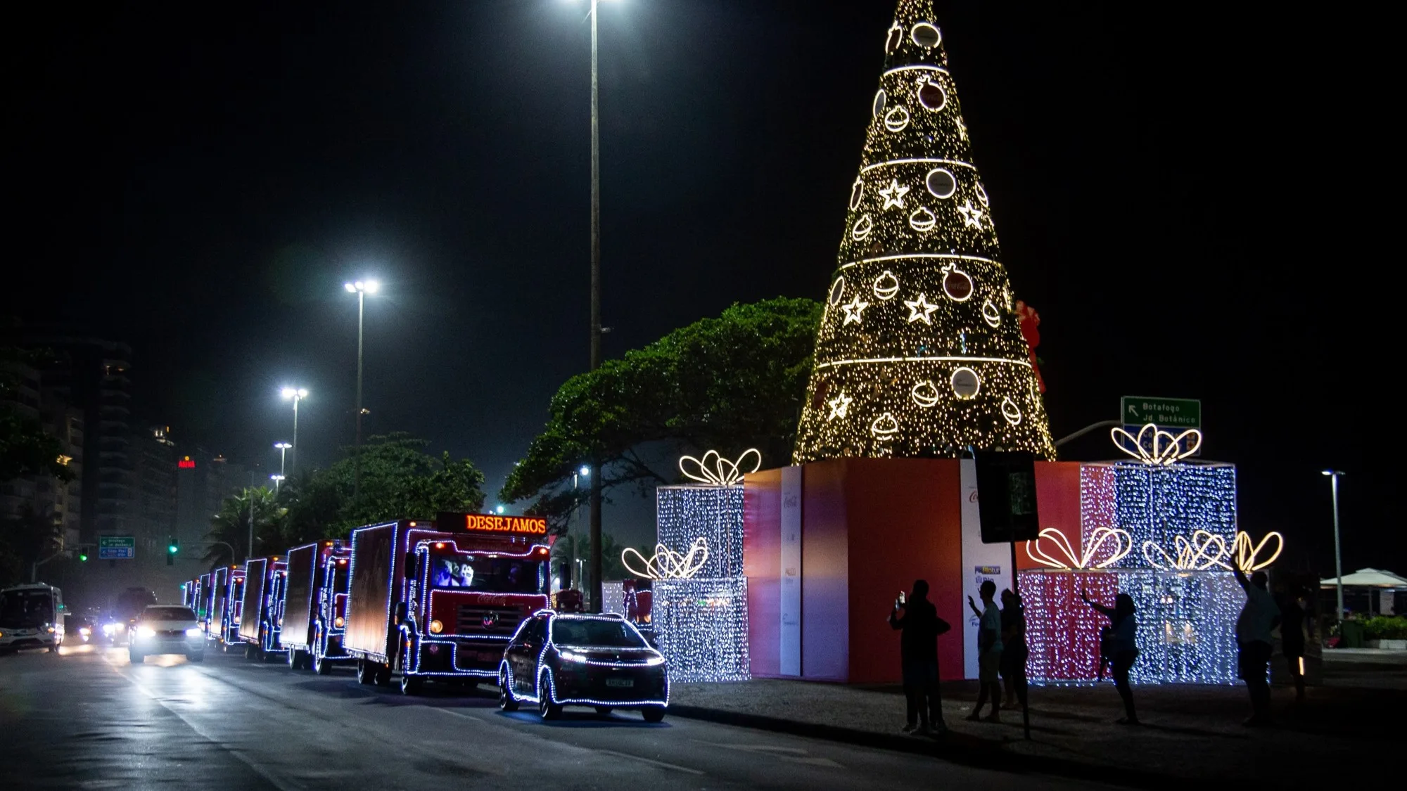 Caravana da Coca-Cola encanta moradores do ES; veja cidades e horários