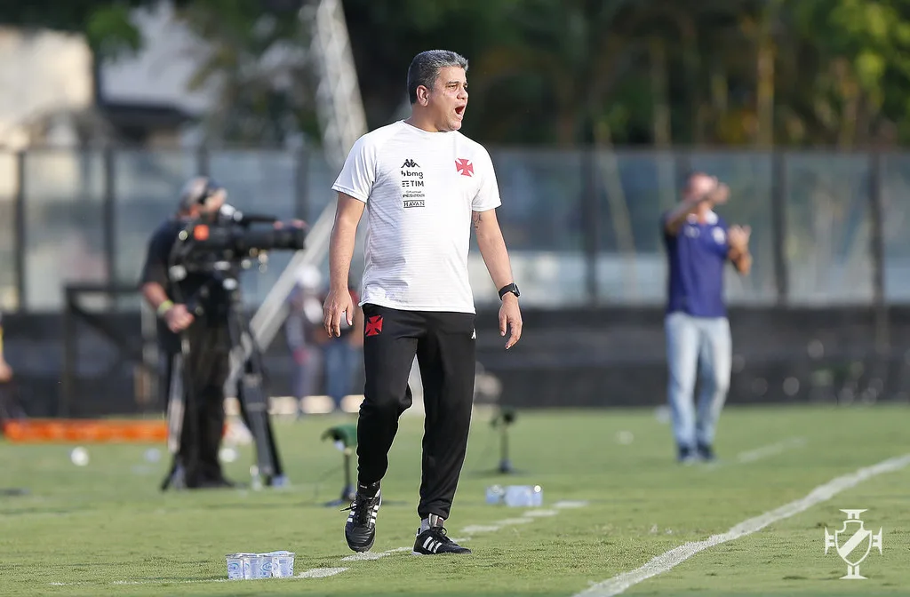 Cabo explica rodízio e diz que Vasco segue vivo na briga pela final da Taça Rio