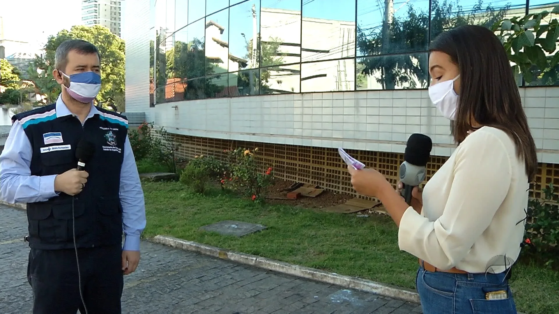 Pacientes graves contam como foi vencer a luta contra o coronavírus.