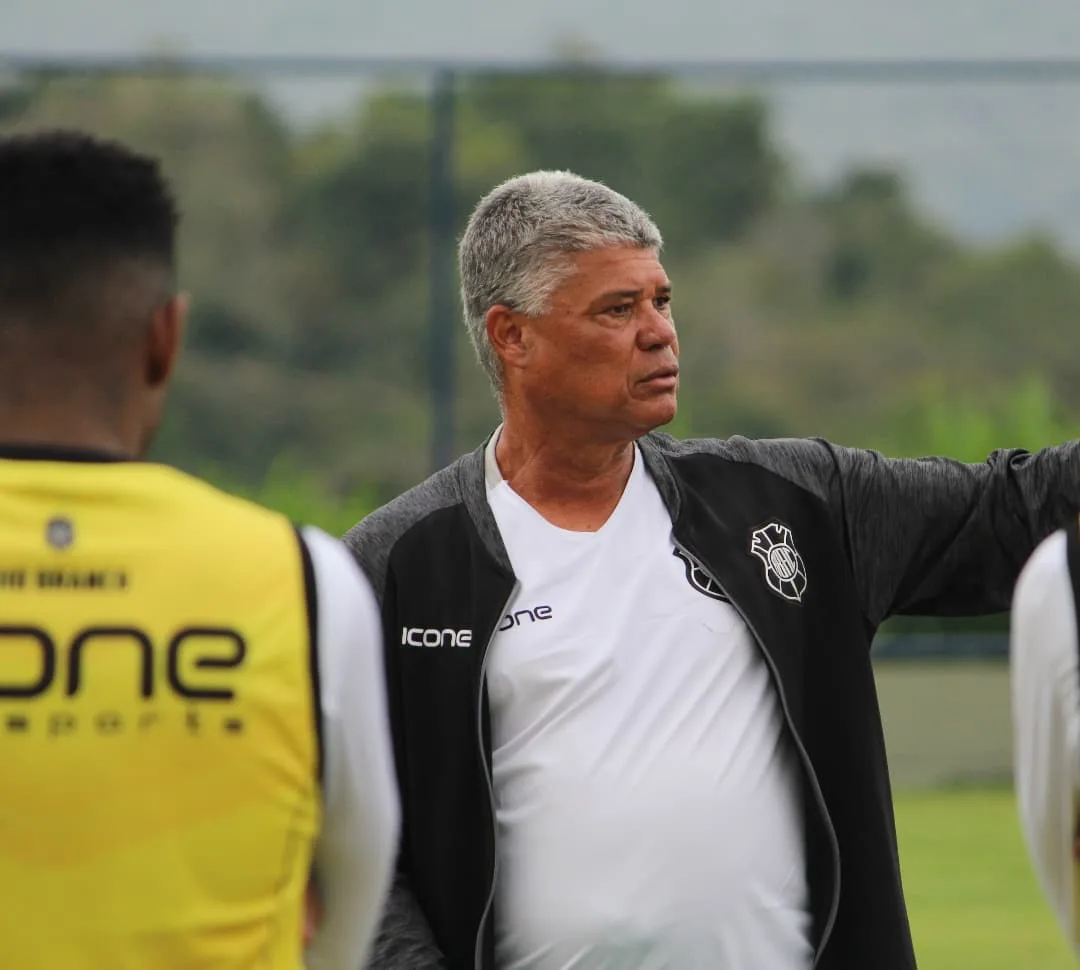 Rio Branco renova com o técnico Cipriano Alexandre para o Capixabão 2022