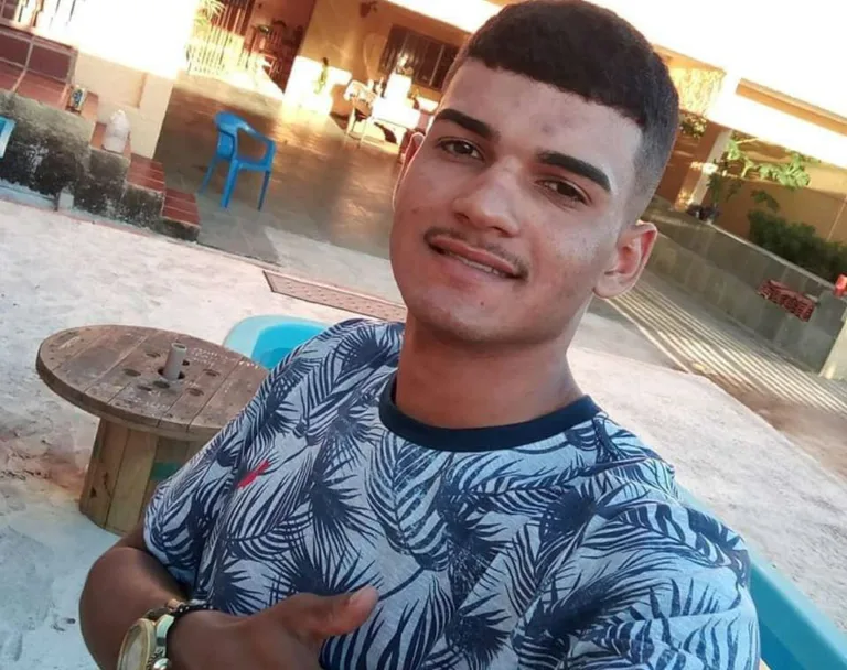 Jovem executado após final do Mundial foi morto por ser amigo de traficantes, diz polícia