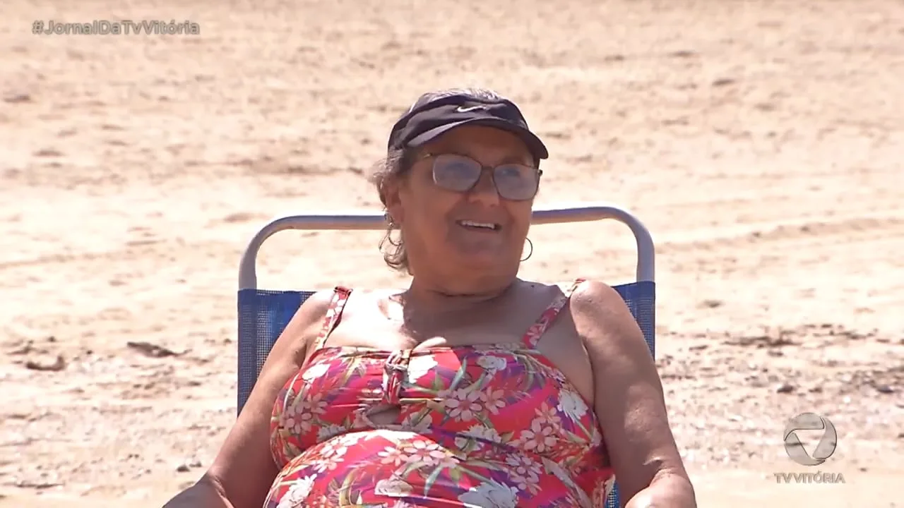 Obras de alargamento da praia de Meaípe, em Guarapari, estão quase prontas