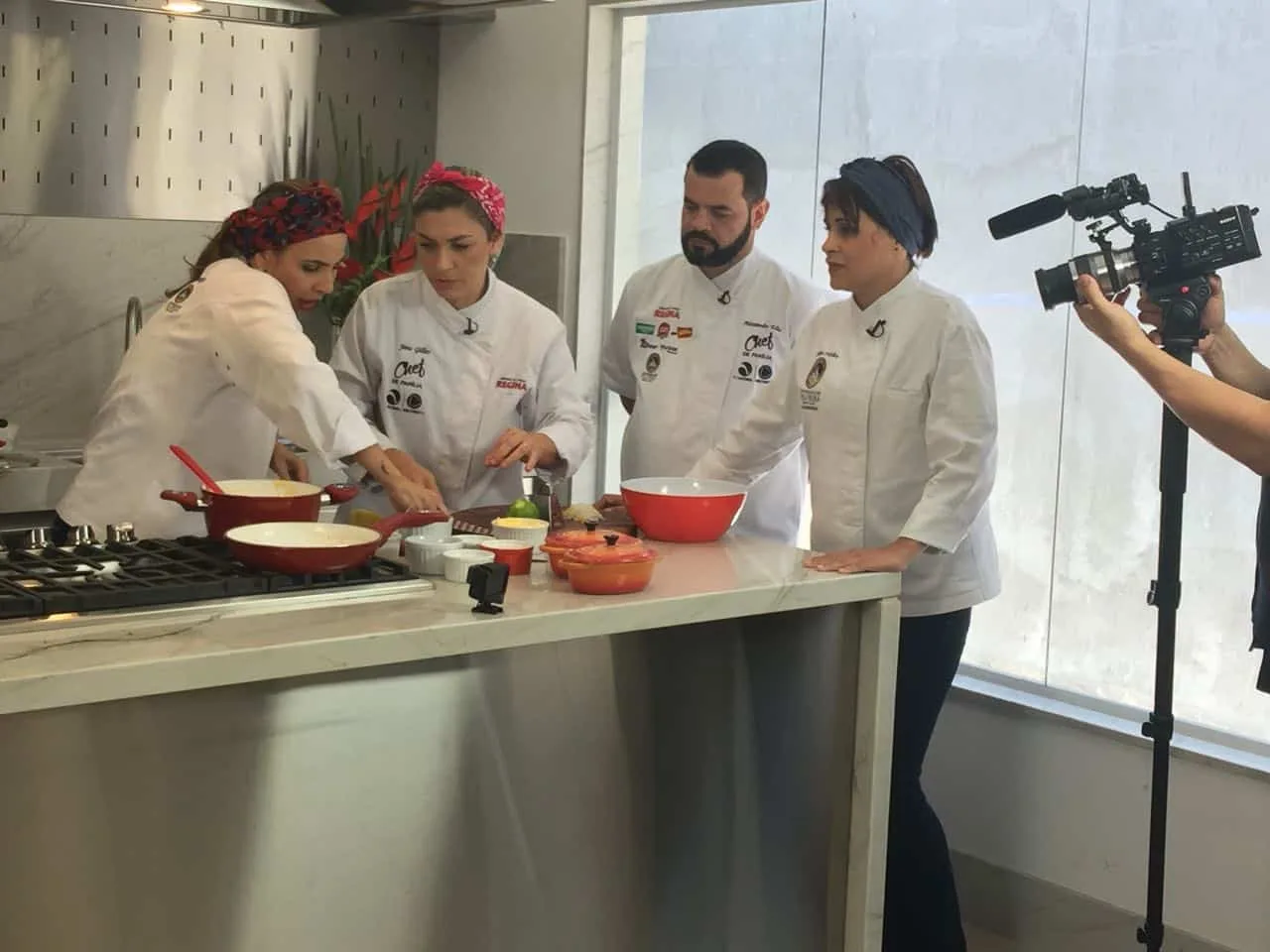 Michel, Diego e Anacarla estão no sal do reality Chef de Família