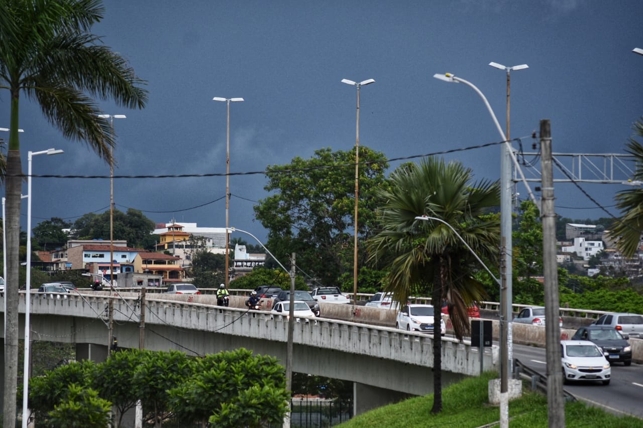 ES recebe alerta de chuvas intensas e ventos fortes; veja previsão para o fim de semana