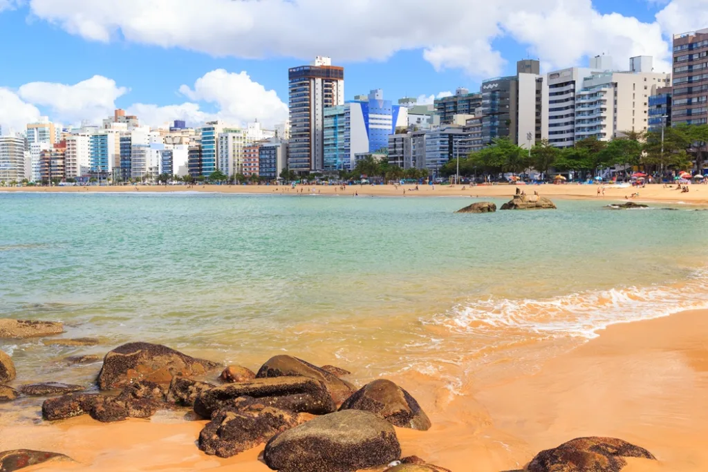 Praia da Costa, em Vila Velha (ES). Foto Agência Mosaico - divulgação. Praia da Costa, em Vila Velha (ES). Foto Agência Mosaico - divulgação.