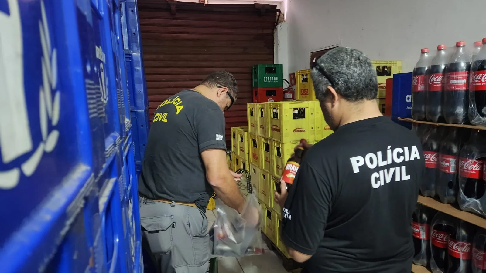 Bares de Vila Velha são vistoriados por suspeita de comercializar cerveja adulterada