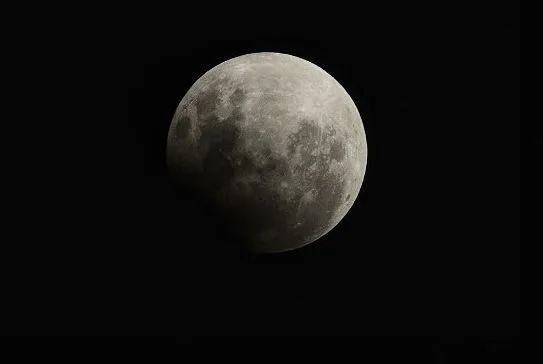 Superlua e eclipse parcial: fotógrafo do Folha Vitória registra fenômenos