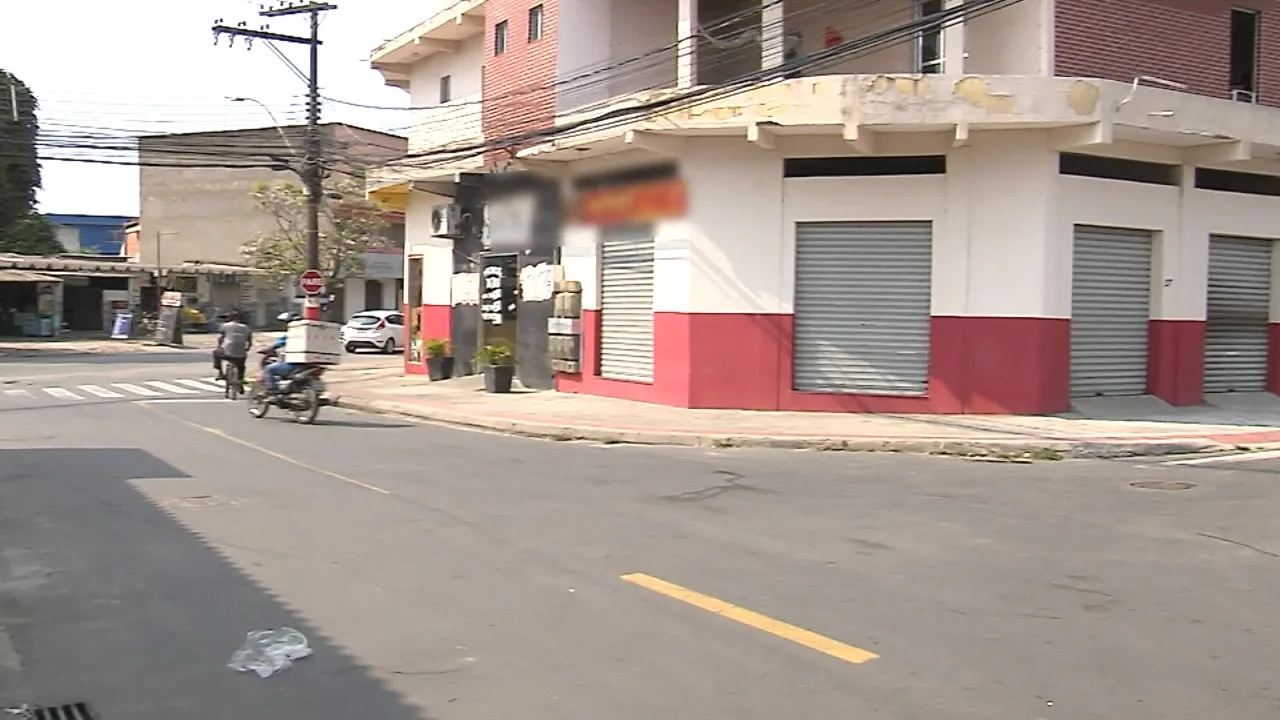 Bandido assalta lanchonete na Serra e prende funcionárias no banheiro para fugir