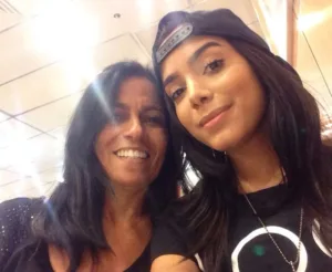 Anitta Nome da mãe: Mirian Macedo