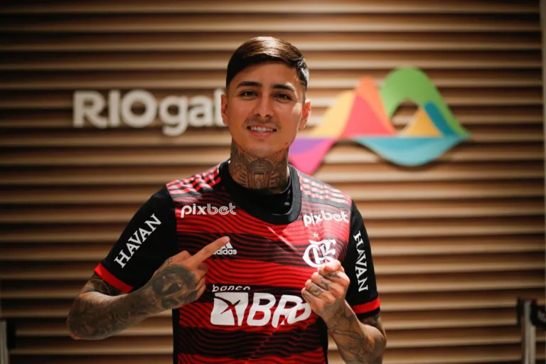Flamengo ignora torcida e contrata chileno Pulgar, que atropelou e matou idoso