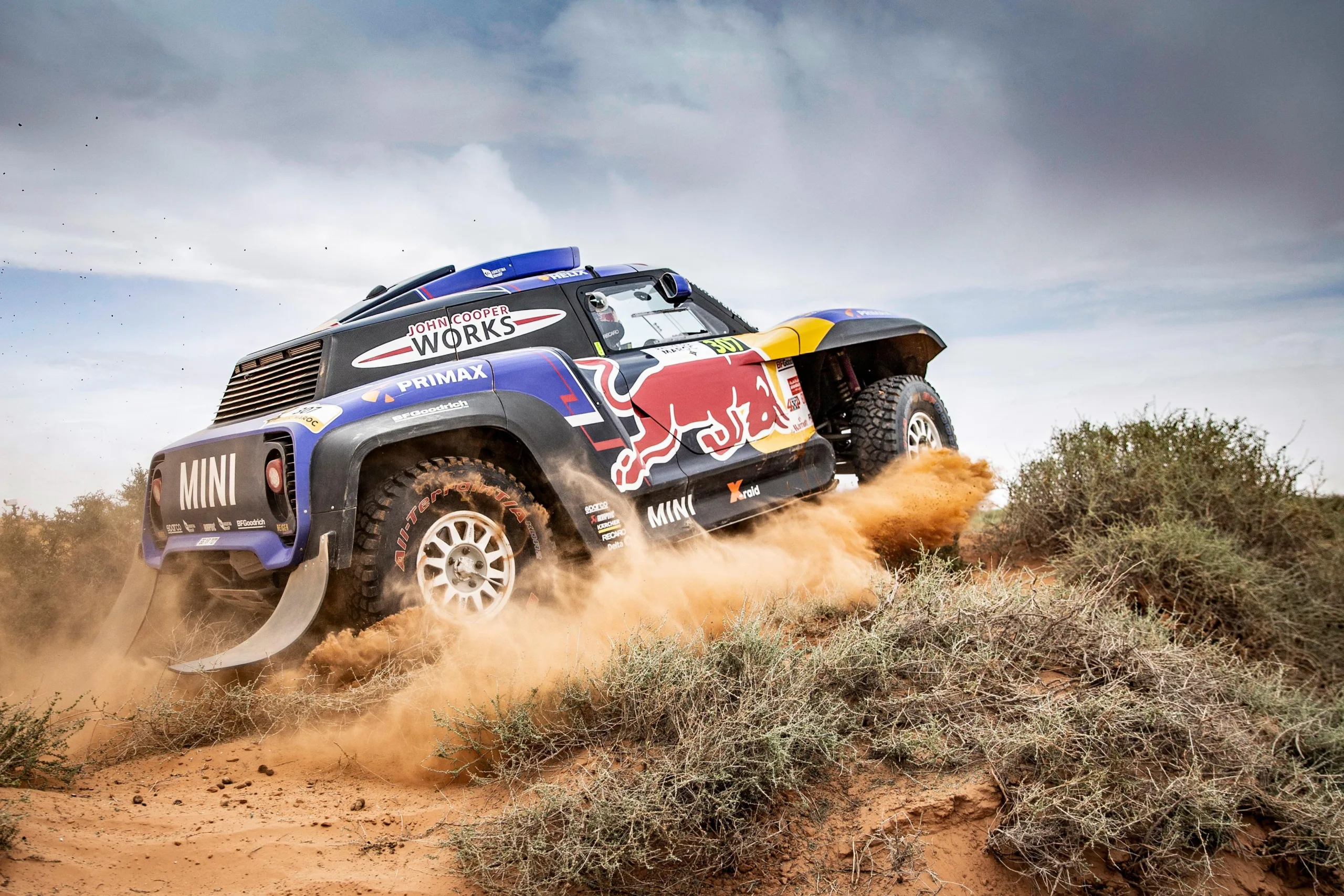 Carlos Sainz vence mais uma etapa e lidera Rally Dakar; Alonso chega em 7º