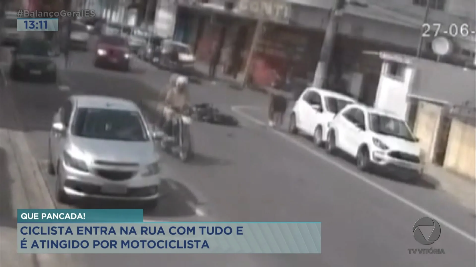 Rapaz invade contramão de bicicleta e bate em motociclista