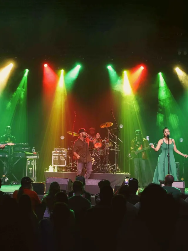 Banda jamaicana criada por Bob Marley, The Wailers, faz show em Vitória