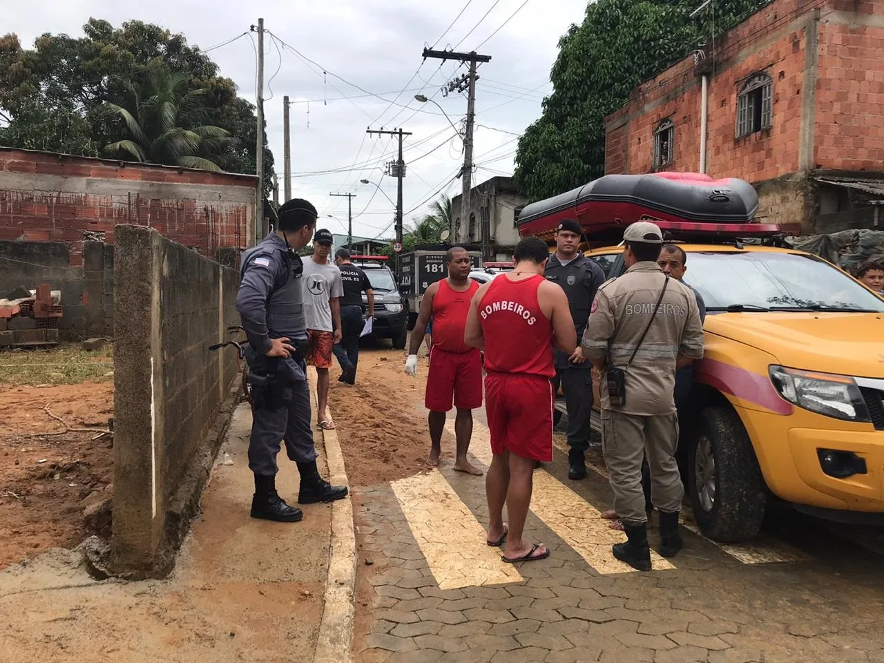 Idoso que estava desaparecido é encontrado morto dentro de casa alagada em Cariacica