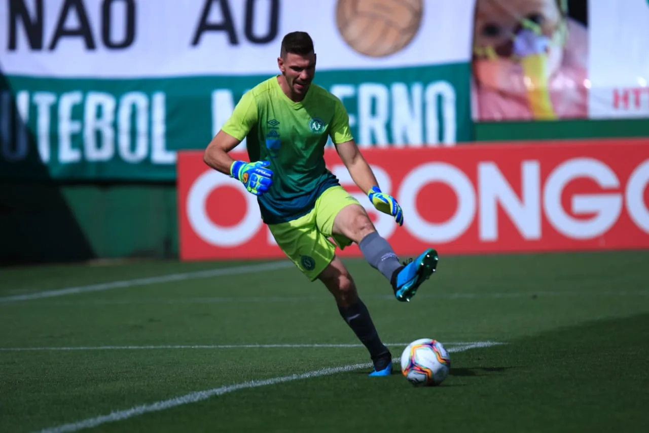 Chapecoense empata com Vitória e desperdiça chance de liderar Série B