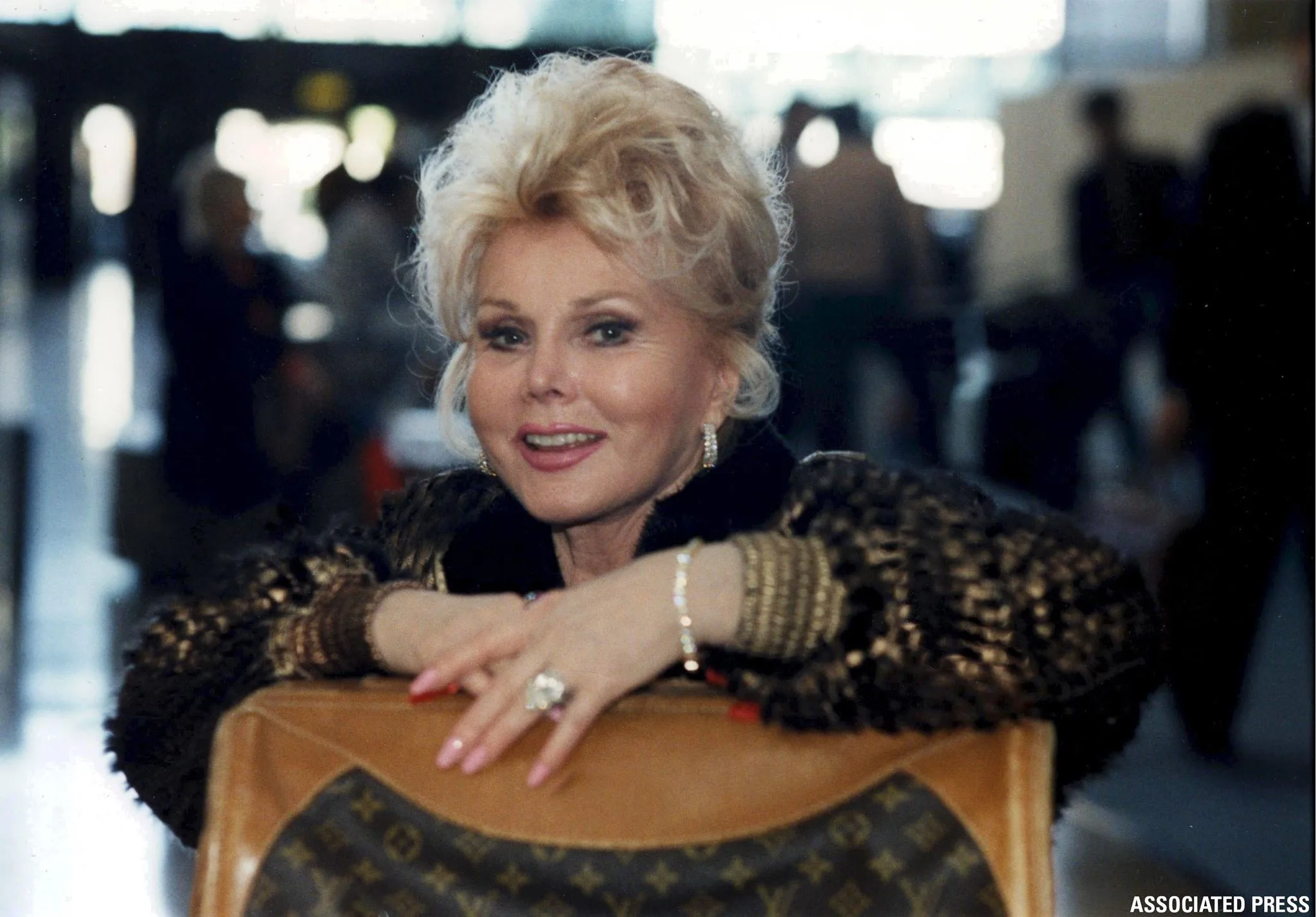 Morre atriz Zsa Zsa Gabor aos 99 anos