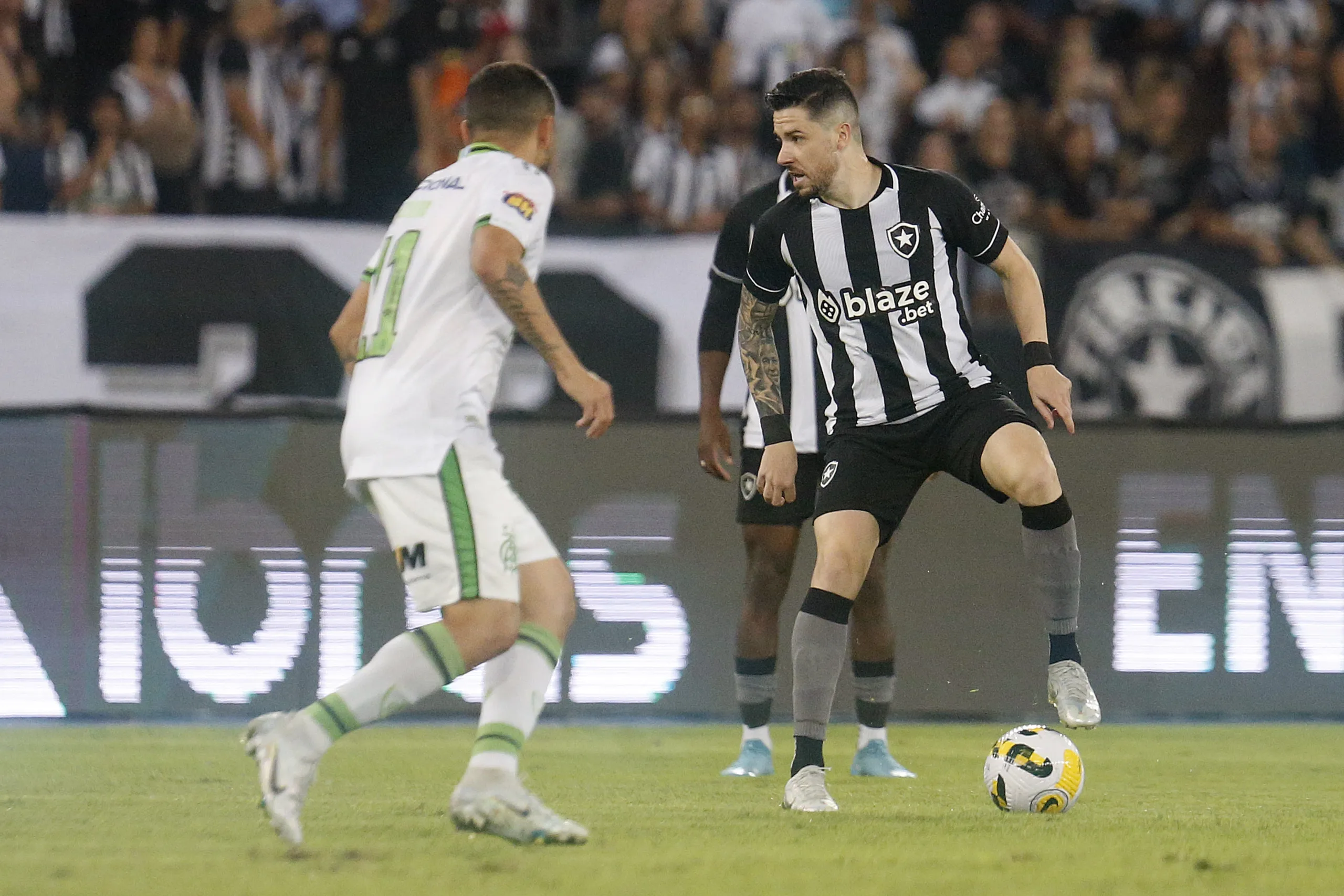 Botafogo volta a perder para o América-MG e está eliminado da Copa do Brasil