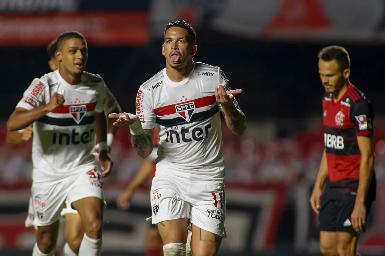 São Paulo vence o Flamengo de novo e está na semifinal da Copa do Brasil