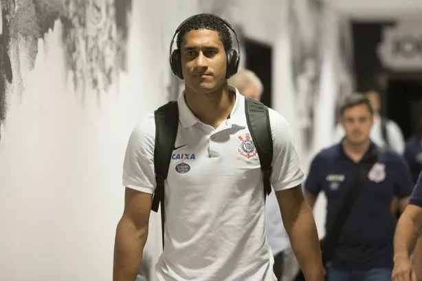 Zagueiro do Corinthians evita escolher entre Ponte Preta e São Paulo na semifinal