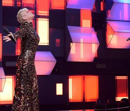 Xuxa Meneghel apresenta especial 'Canta Comigo All Stars' e recebe elogios de Sasha