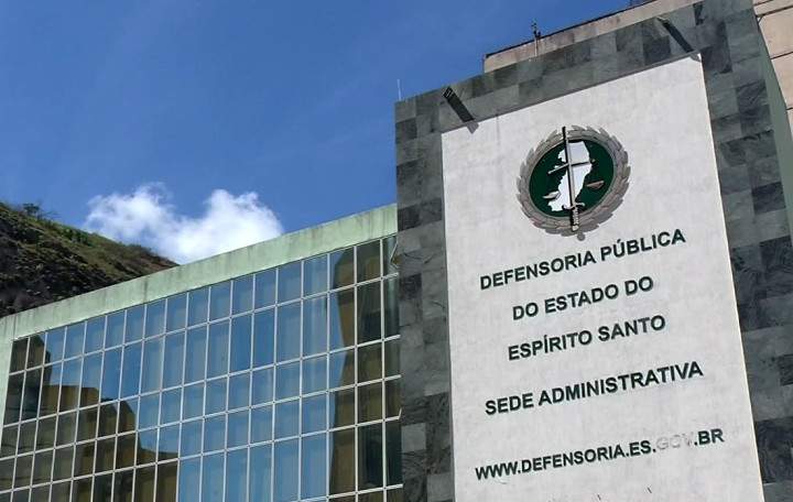 Defensoria Pública do ES abre concurso com 35 vagas e salário de R$ 17,8 mil