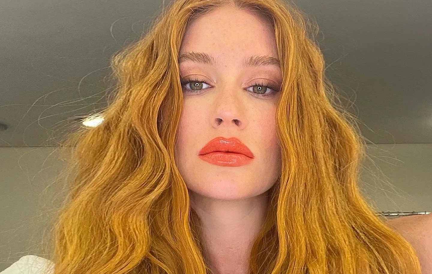 Marina Ruy Barbosa é barrada ao tentar subir em palco durante show de Jorge e Mateus