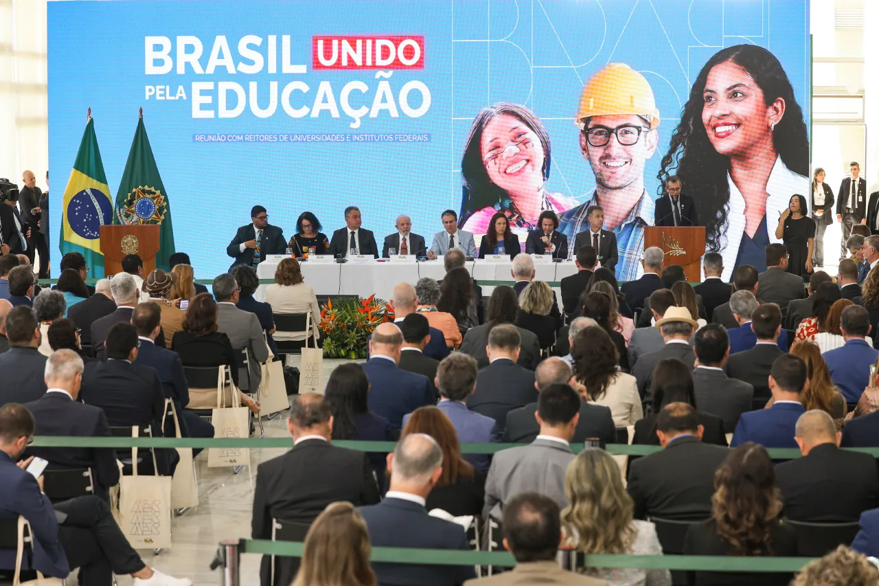 Governo federal anuncia R$ 3,77 bilhões do PAC às universidades