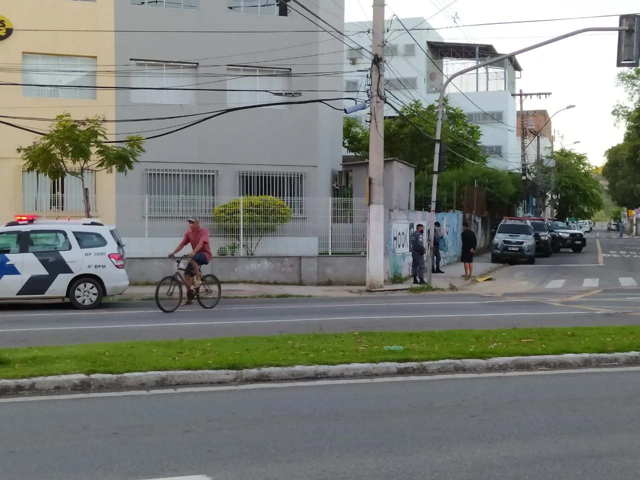 Trecho da avenida Beira-Mar fica fechado por 40 minutos após tiroteio