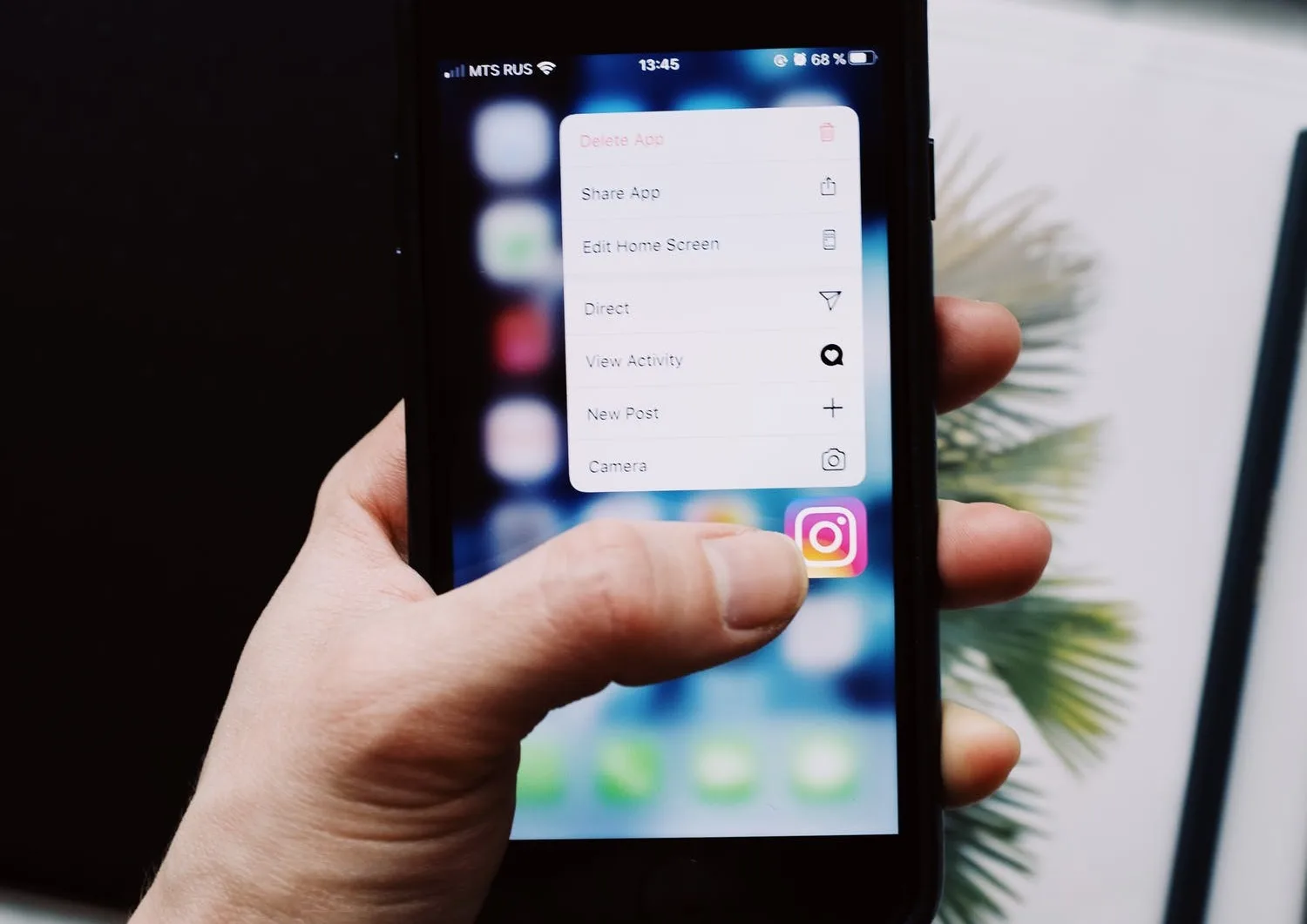 Instagram anuncia fim do 'arrasta para cima' nos stories