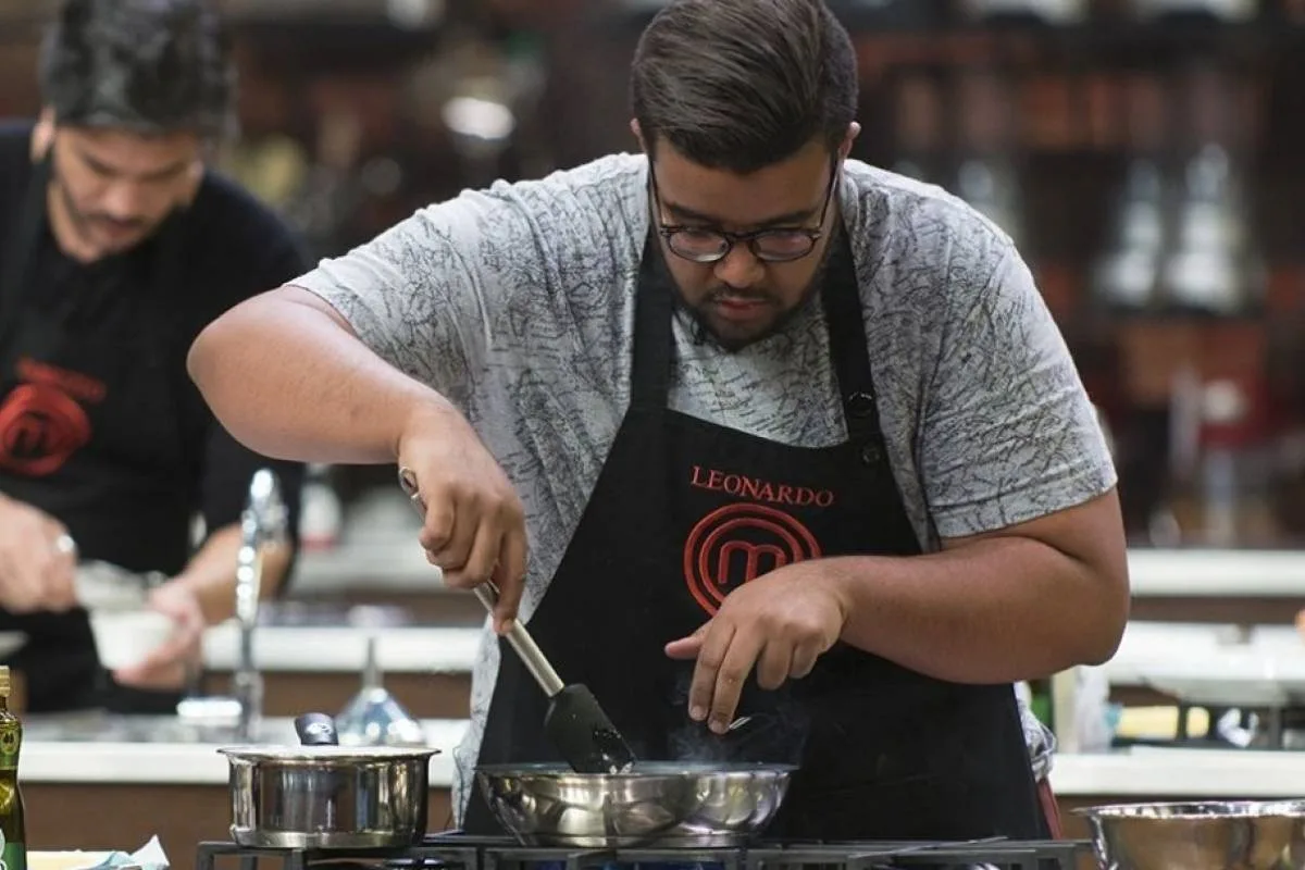 Participante do MasterChef Brasil faz desabafo após ser vítima de ataques racistas