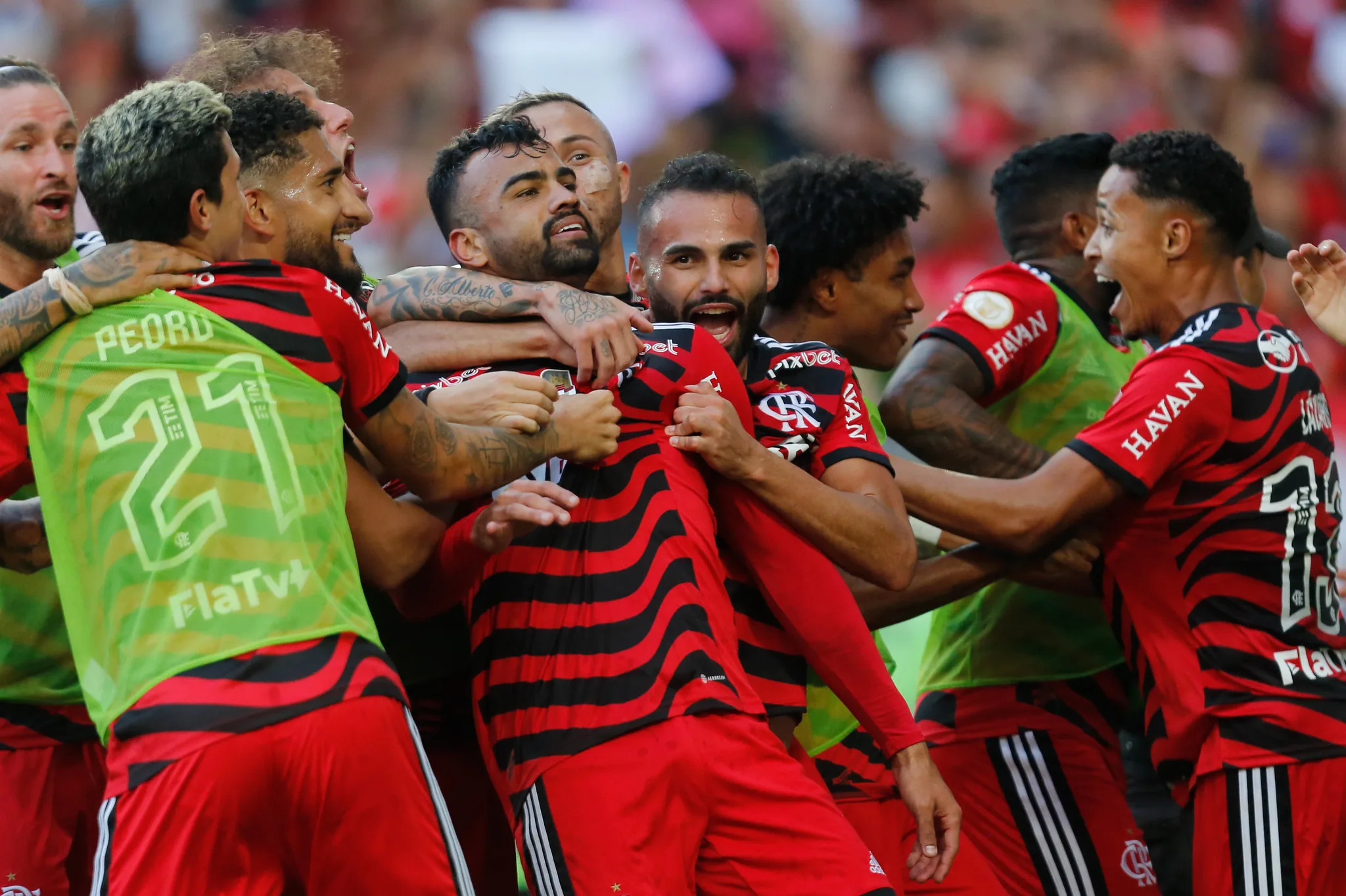 Dorival poupa titulares do Flamengo do banco para jogo com Atlético-MG