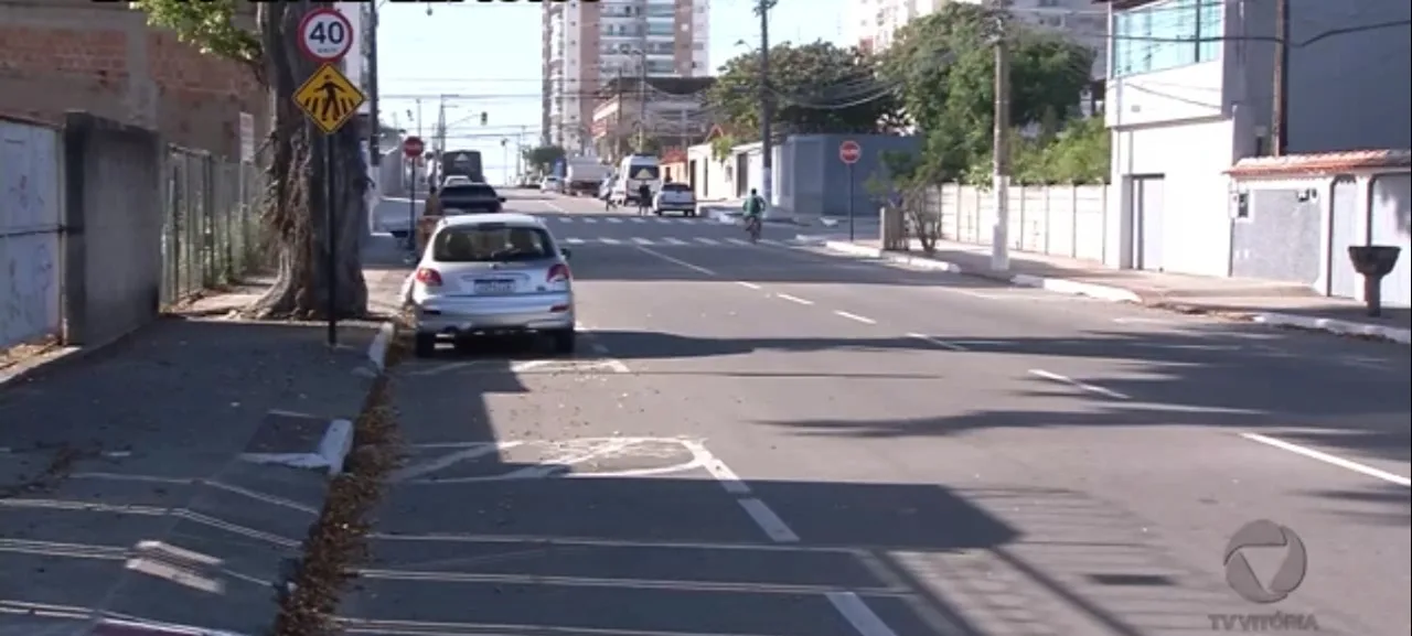 Jovem e adolescente suspeitos de roubo são detidos após perseguição em Vila Velha