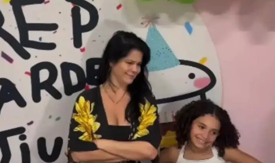 Samara Felippo é criticada por mudar 'com quem será' no aniversário da filha: 'Mãe feminista'