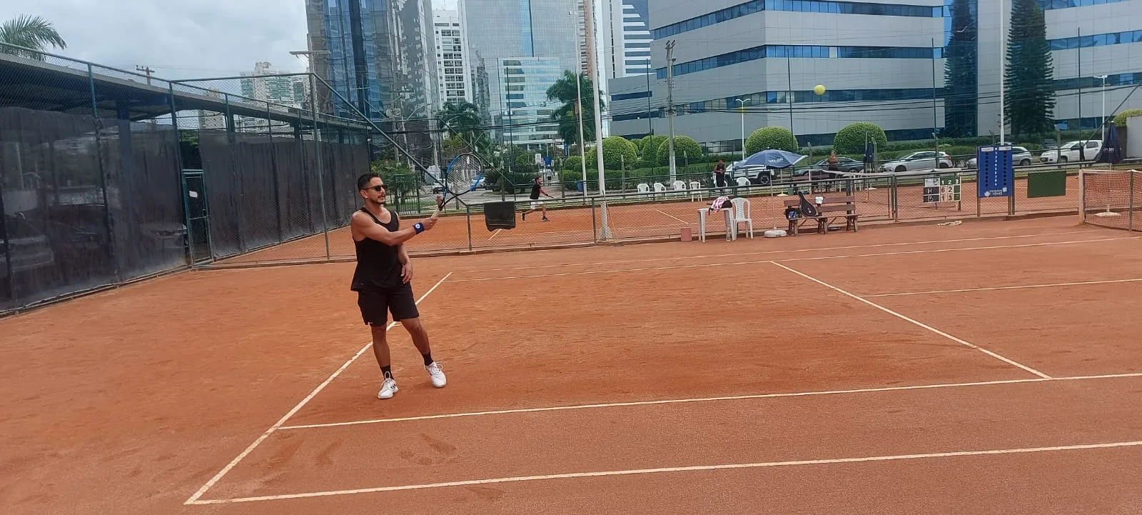 Circuito Rede Vitória de Tênis define finalistas e conhece campeões neste domingo