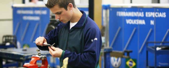 Curso técnico é boa opção para fugir da crise