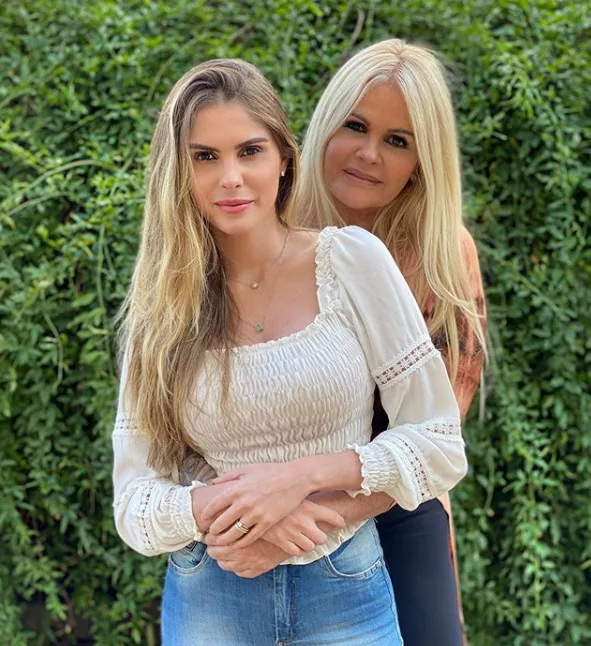 Bárbara Evans fala sobre a mãe, Monique Evans, ir morar com ela: 'Fico feliz dela querer estar perto da gente'