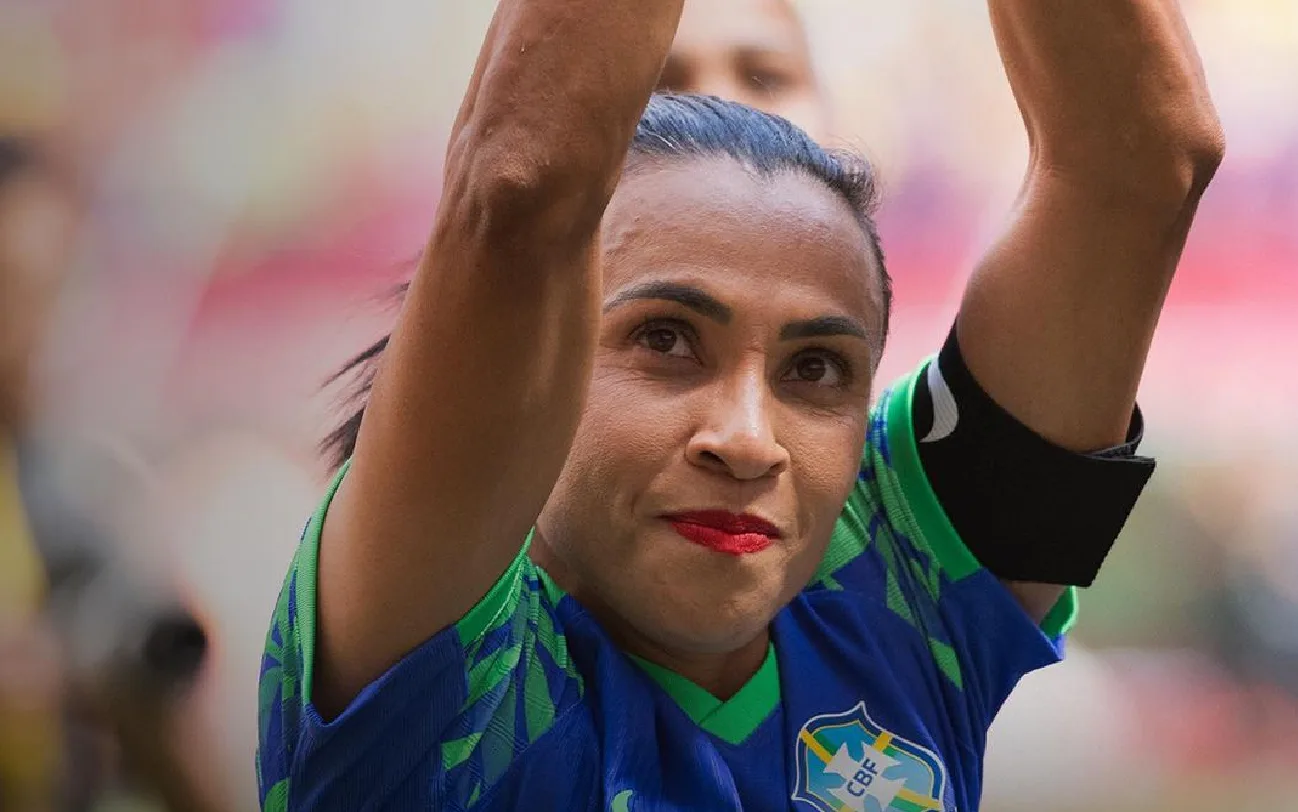 Infantino, Rapinoe e Putellas prestam homenagens à Marta após eliminação do Brasil